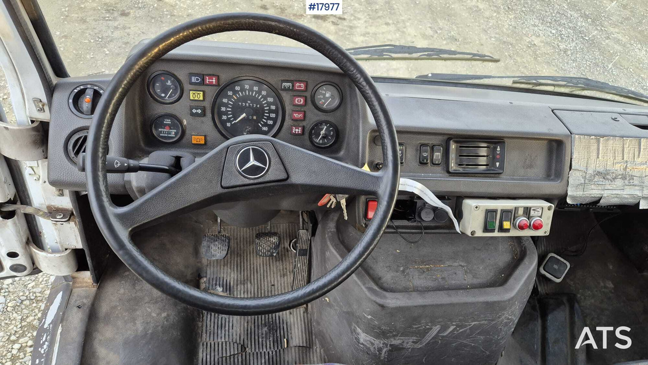 Podizna platforma montirana na kamion BRONTO SKYLIFT basket lift on Mercedes-Benz 308D chassis (1992): slika Podizna platforma montirana na kamion BRONTO SKYLIFT basket lift on Mercedes-Benz 308D chassis (1992)