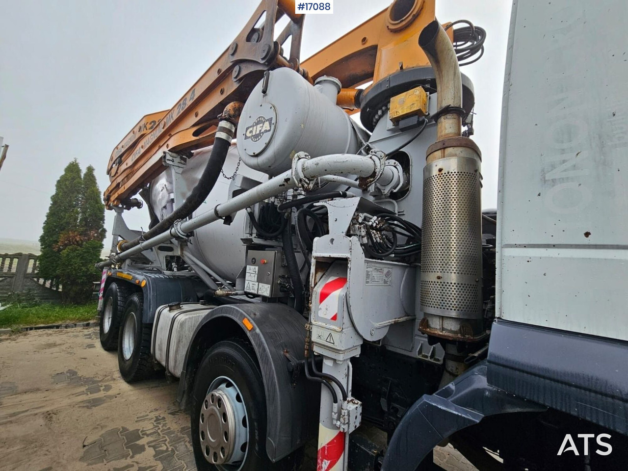 Beton pumpa Concrete pump CIFA Magnum MK 28,4  IVECO 8x4 (2006): slika Beton pumpa Concrete pump CIFA Magnum MK 28,4  IVECO 8x4 (2006)