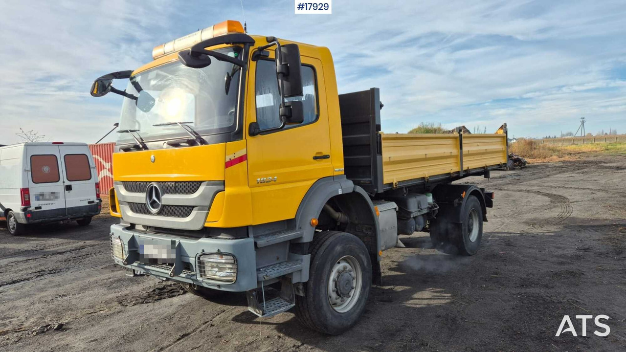 Mercedes-Benz 1824 4x4 dump truck (2005) - Drugi strojevi: slika Mercedes-Benz 1824 4x4 dump truck (2005) - Drugi strojevi Mercedes-Benz 1824 4x4 dump truck (2005) - Drugi strojevi: slika Mercedes-Benz 1824 4x4 dump truck (2005) - Drugi strojevi