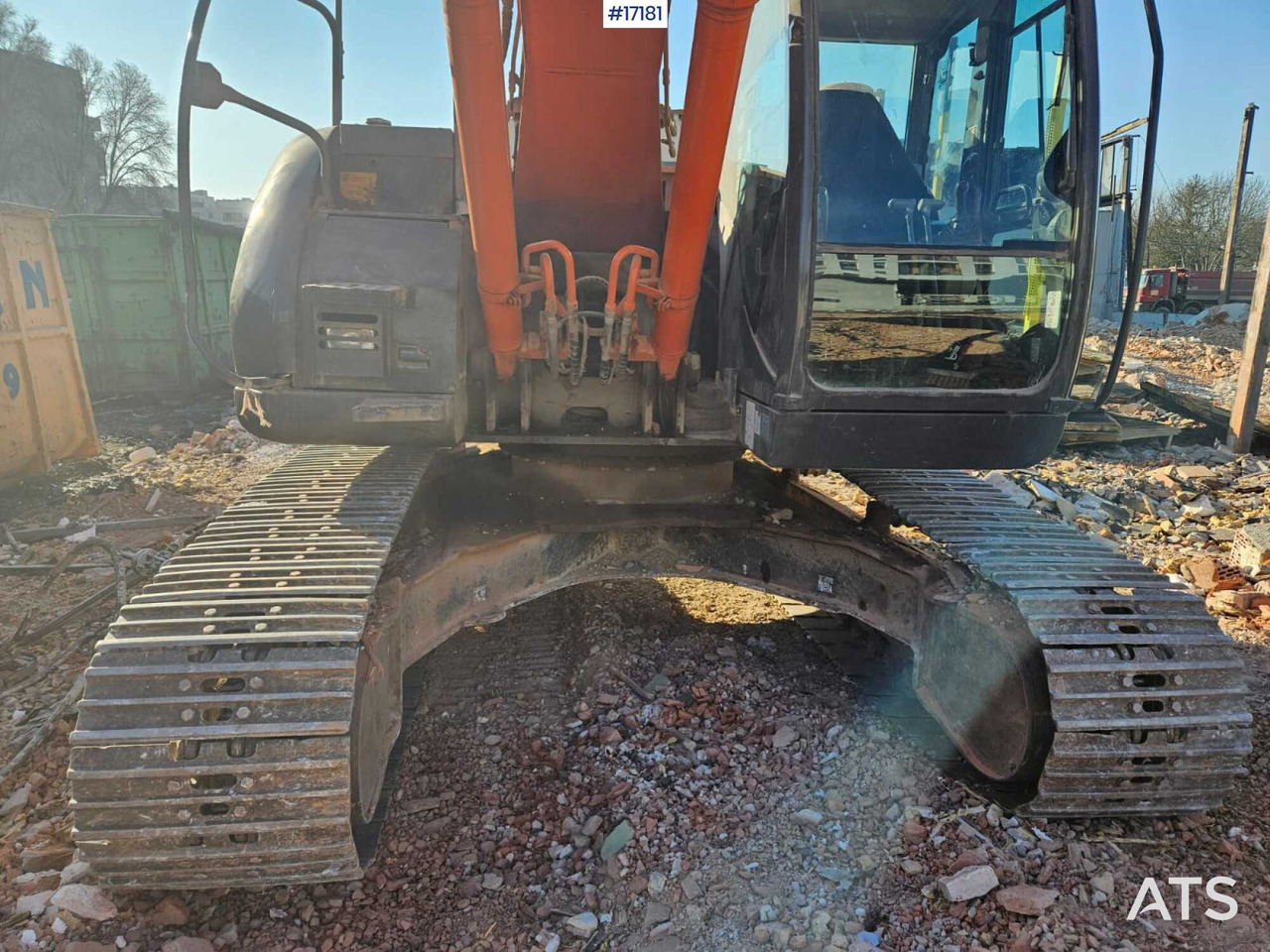 Hydraulic excavator Hitachi ZX225 LC (2013) - Bager gusjeničar: slika Hydraulic excavator Hitachi ZX225 LC (2013) - Bager gusjeničar Hydraulic excavator Hitachi ZX225 LC (2013) - Bager gusjeničar: slika Hydraulic excavator Hitachi ZX225 LC (2013) - Bager gusjeničar