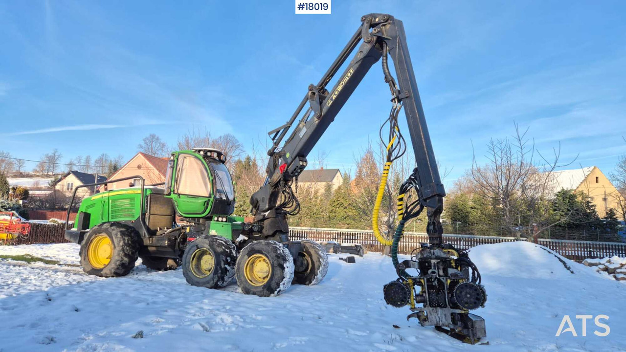 John Deere 1270E harvester (2009) - Kombajn za šumarstvo: slika John Deere 1270E harvester (2009) - Kombajn za šumarstvo John Deere 1270E harvester (2009) - Kombajn za šumarstvo: slika John Deere 1270E harvester (2009) - Kombajn za šumarstvo