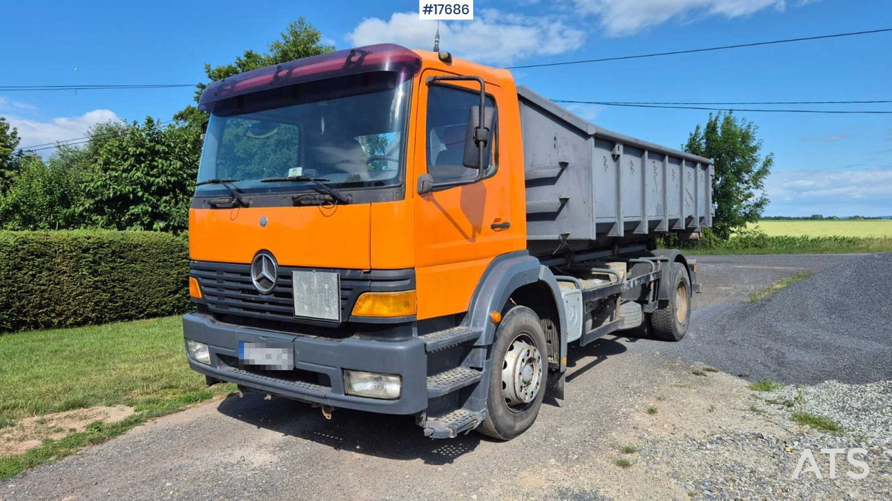 Mercedes-Benz 1828 hooklift (1999) two containers - Kamion s kukastom dizalicom: slika Mercedes-Benz 1828 hooklift (1999) two containers - Kamion s kukastom dizalicom Mercedes-Benz 1828 hooklift (1999) two containers - Kamion s kukastom dizalicom: slika Mercedes-Benz 1828 hooklift (1999) two containers - Kamion s kukastom dizalicom