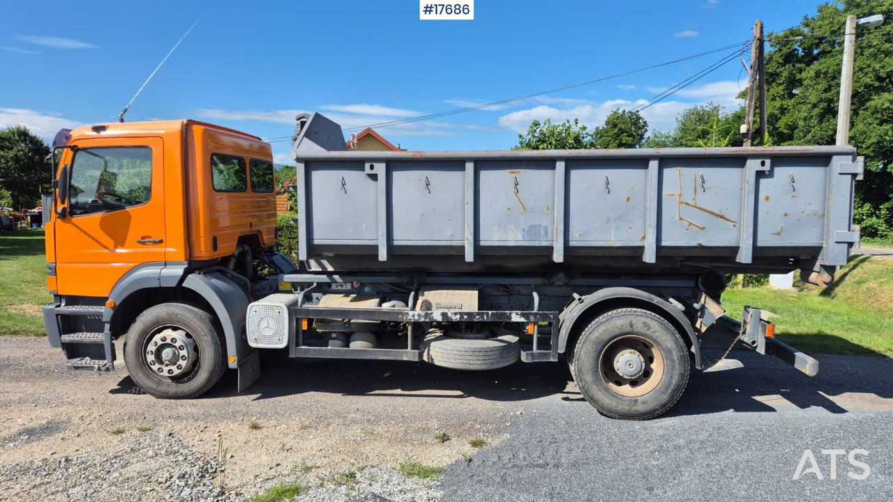 Mercedes-Benz 1828 hooklift (1999) two containers - Kamion s kukastom dizalicom: slika Mercedes-Benz 1828 hooklift (1999) two containers - Kamion s kukastom dizalicom Mercedes-Benz 1828 hooklift (1999) two containers - Kamion s kukastom dizalicom: slika Mercedes-Benz 1828 hooklift (1999) two containers - Kamion s kukastom dizalicom