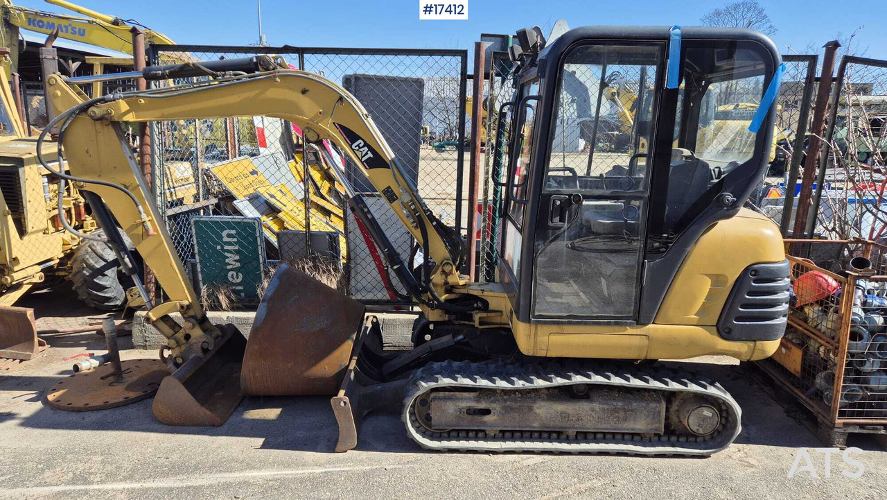 Mini excavator CATERPILLAR 302.5 (2004) two buckets, quick couplers. - Mini bager: slika Mini excavator CATERPILLAR 302.5 (2004) two buckets, quick couplers. - Mini bager Mini excavator CATERPILLAR 302.5 (2004) two buckets, quick couplers. - Mini bager: slika Mini excavator CATERPILLAR 302.5 (2004) two buckets, quick couplers. - Mini bager