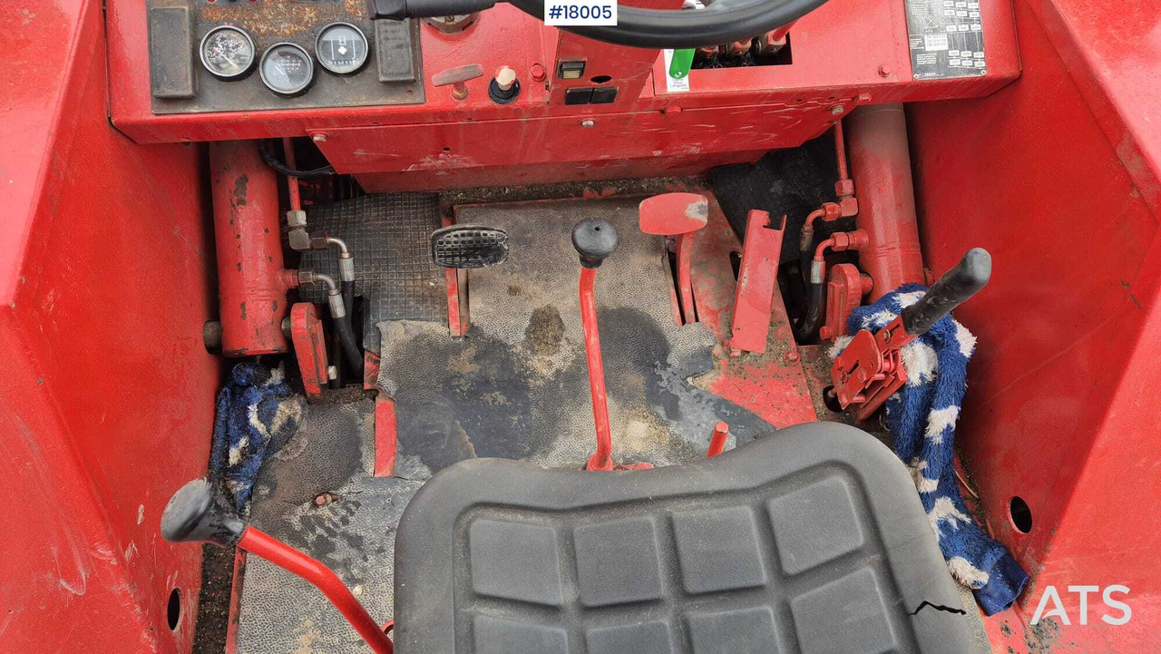 Viličar za teške terene Rough terrain forklift MANITOU MB 30N (1993): slika Viličar za teške terene Rough terrain forklift MANITOU MB 30N (1993)