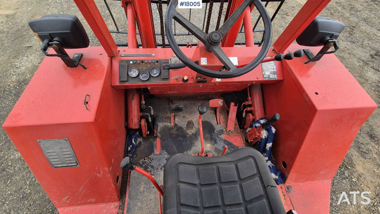 Viličar za teške terene Rough terrain forklift MANITOU MB 30N (1993): slika Viličar za teške terene Rough terrain forklift MANITOU MB 30N (1993)