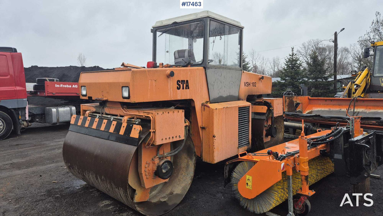 Tandem vibratory roller STAVOSTROJ VSH 102 (1997) - Cestovni valjak: slika Tandem vibratory roller STAVOSTROJ VSH 102 (1997) - Cestovni valjak Tandem vibratory roller STAVOSTROJ VSH 102 (1997) - Cestovni valjak: slika Tandem vibratory roller STAVOSTROJ VSH 102 (1997) - Cestovni valjak