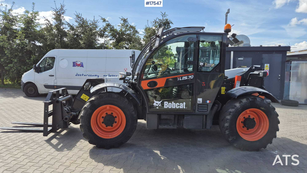 Telescopic wheel loaders BOBCAT TL35-70 (2018) - Teleskopski rukovatelj: slika Telescopic wheel loaders BOBCAT TL35-70 (2018) - Teleskopski rukovatelj Telescopic wheel loaders BOBCAT TL35-70 (2018) - Teleskopski rukovatelj: slika Telescopic wheel loaders BOBCAT TL35-70 (2018) - Teleskopski rukovatelj
