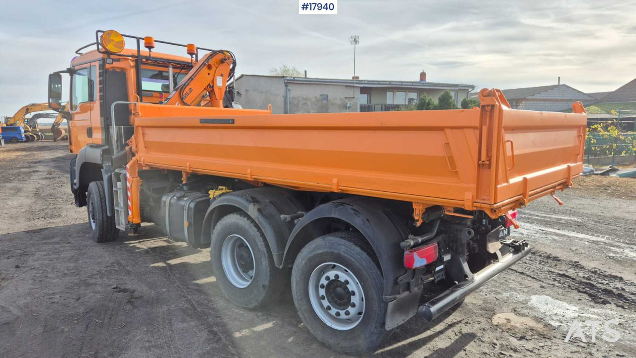 Kiper, Kamion s kranom Tipper/sand spreader with HDS - MAN TGS 28.360 6x4 (2008): slika Kiper, Kamion s kranom Tipper/sand spreader with HDS - MAN TGS 28.360 6x4 (2008)