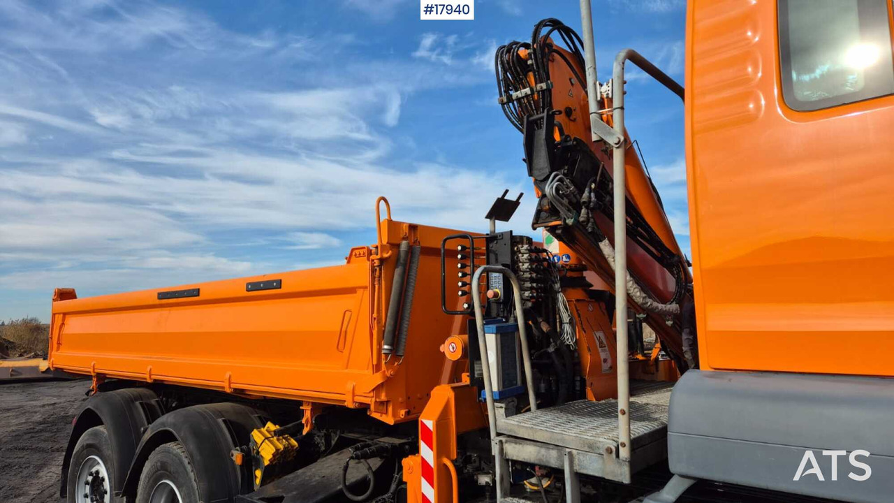 Kiper, Kamion s kranom Tipper/sand spreader with HDS - MAN TGS 28.360 6x4 (2008): slika Kiper, Kamion s kranom Tipper/sand spreader with HDS - MAN TGS 28.360 6x4 (2008)