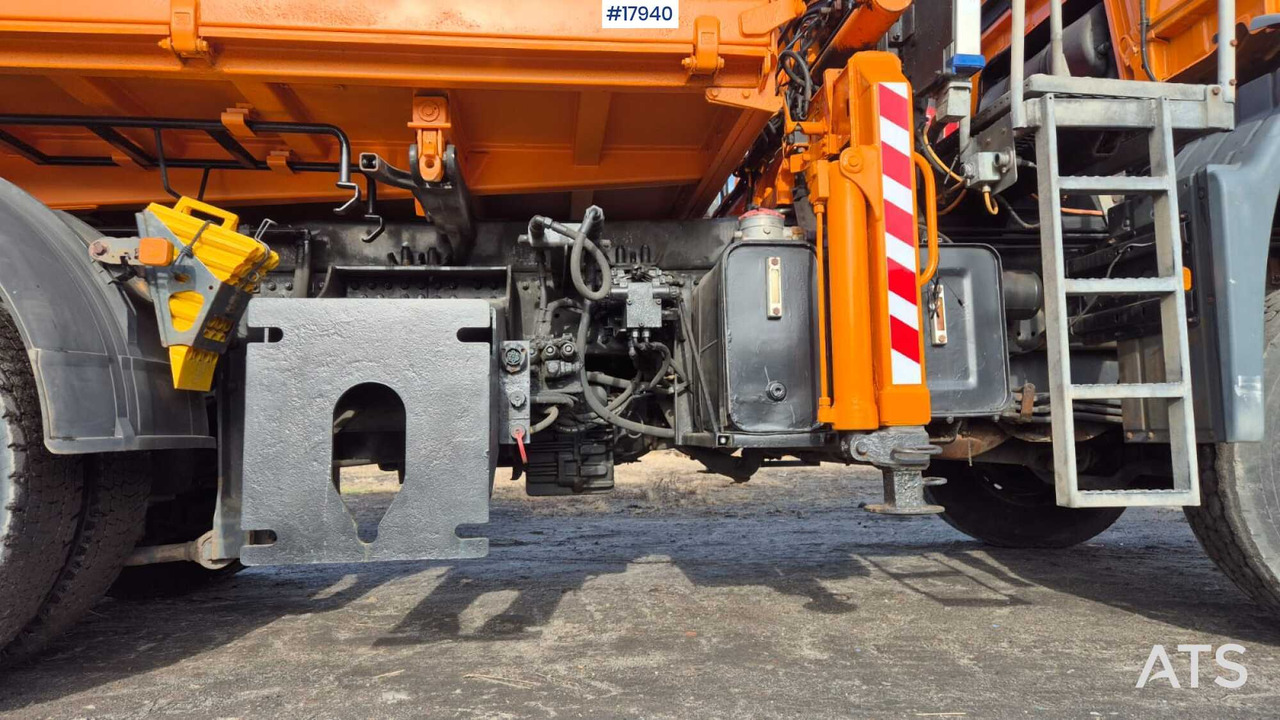 Kiper, Kamion s kranom Tipper/sand spreader with HDS - MAN TGS 28.360 6x4 (2008): slika Kiper, Kamion s kranom Tipper/sand spreader with HDS - MAN TGS 28.360 6x4 (2008)