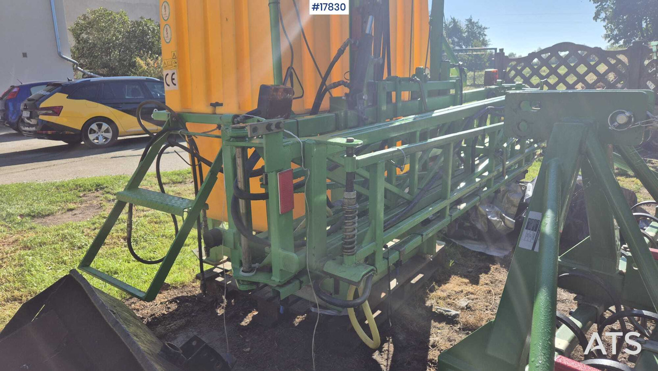 Trailed field sprayer 1000L SKOTAREK P326 (2013) - Prskalica za traktor: slika Trailed field sprayer 1000L SKOTAREK P326 (2013) - Prskalica za traktor Trailed field sprayer 1000L SKOTAREK P326 (2013) - Prskalica za traktor: slika Trailed field sprayer 1000L SKOTAREK P326 (2013) - Prskalica za traktor