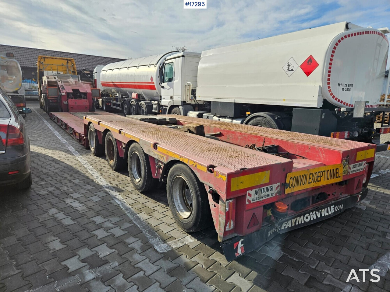 Truck semi-trailer, low-bed FAYMONVILLE MEGAMAX (2017) - Poluprikolica s niskim utovarivačem: slika Truck semi-trailer, low-bed FAYMONVILLE MEGAMAX (2017) - Poluprikolica s niskim utovarivačem Truck semi-trailer, low-bed FAYMONVILLE MEGAMAX (2017) - Poluprikolica s niskim utovarivačem: slika Truck semi-trailer, low-bed FAYMONVILLE MEGAMAX (2017) - Poluprikolica s niskim utovarivačem