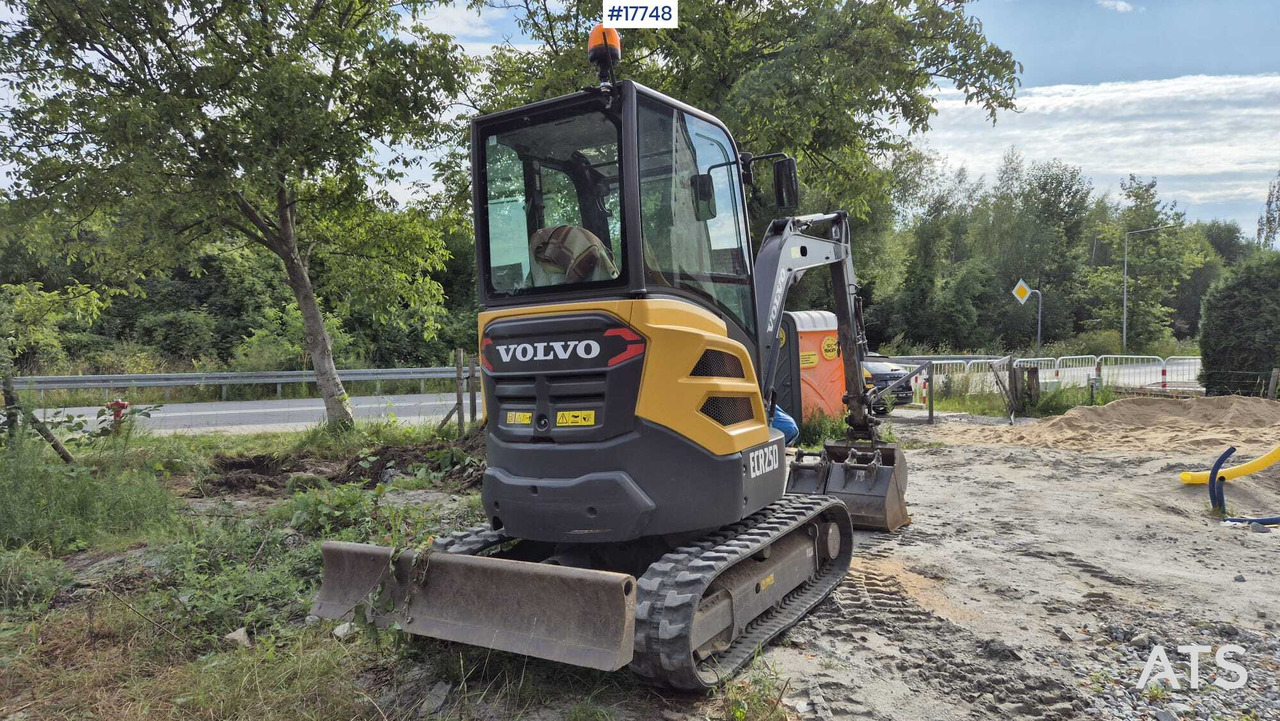 VOLVO ECR25D Mini Crawler Excavator (2021) - Mini bager: slika VOLVO ECR25D Mini Crawler Excavator (2021) - Mini bager VOLVO ECR25D Mini Crawler Excavator (2021) - Mini bager: slika VOLVO ECR25D Mini Crawler Excavator (2021) - Mini bager