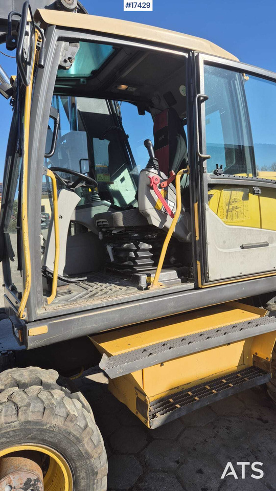 Bager na kotačima Wheel Excavator VOLVO EW160C (2010): slika Bager na kotačima Wheel Excavator VOLVO EW160C (2010)
