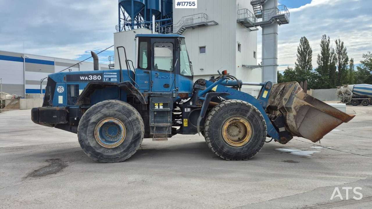 Wheel loader KOMATSU WA380 5H (2002) - Utovarivač na kotačima: slika Wheel loader KOMATSU WA380 5H (2002) - Utovarivač na kotačima Wheel loader KOMATSU WA380 5H (2002) - Utovarivač na kotačima: slika Wheel loader KOMATSU WA380 5H (2002) - Utovarivač na kotačima