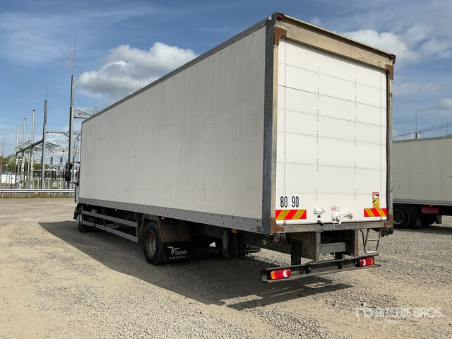 2010 Renault Midlum 220 4x2 Van Truck - Furgon: slika 2010 Renault Midlum 220 4x2 Van Truck - Furgon 2010 Renault Midlum 220 4x2 Van Truck - Furgon: slika 2010 Renault Midlum 220 4x2 Van Truck - Furgon