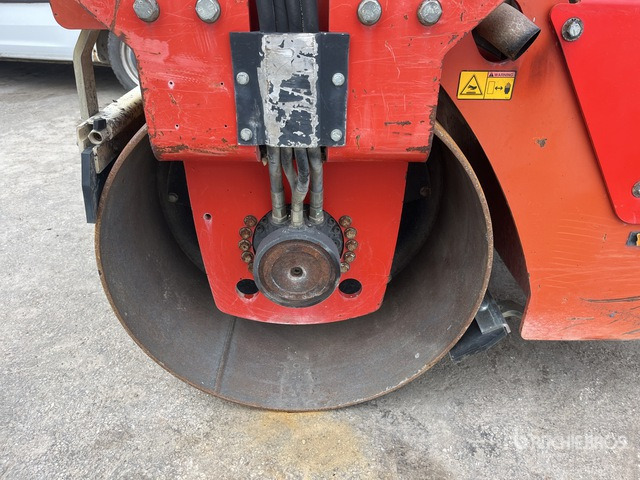 Cestovni valjak 2011 Dynapac CC1100 Double Drum Roller: slika Cestovni valjak 2011 Dynapac CC1100 Double Drum Roller