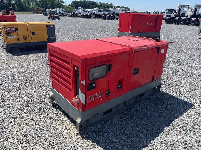 2012 Atlas Copco QAS40 40 kVA Skid-Mounted Generator Set - Generatorski set: slika 2012 Atlas Copco QAS40 40 kVA Skid-Mounted Generator Set - Generatorski set 2012 Atlas Copco QAS40 40 kVA Skid-Mounted Generator Set - Generatorski set: slika 2012 Atlas Copco QAS40 40 kVA Skid-Mounted Generator Set - Generatorski set