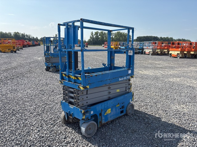 2013 Genie GS1932 Electric Scissor Lift - Škarasta podizna platforma: slika 2013 Genie GS1932 Electric Scissor Lift - Škarasta podizna platforma 2013 Genie GS1932 Electric Scissor Lift - Škarasta podizna platforma: slika 2013 Genie GS1932 Electric Scissor Lift - Škarasta podizna platforma