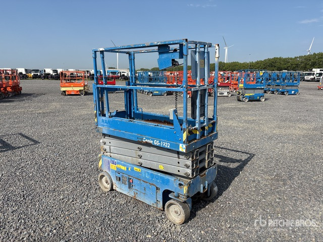 2014 Genie GS1932 Electric Scissor Lift - Škarasta podizna platforma: slika 2014 Genie GS1932 Electric Scissor Lift - Škarasta podizna platforma 2014 Genie GS1932 Electric Scissor Lift - Škarasta podizna platforma: slika 2014 Genie GS1932 Electric Scissor Lift - Škarasta podizna platforma