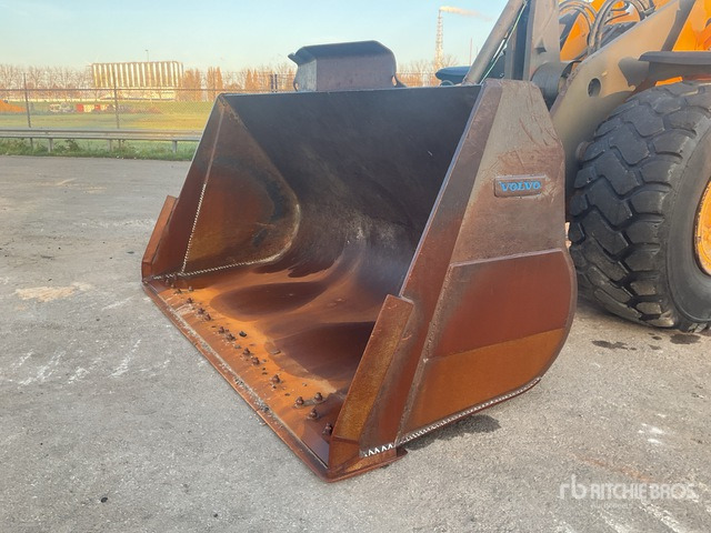 2015 Volvo L180H Wheel Loader - Utovarivač na kotačima: slika 2015 Volvo L180H Wheel Loader - Utovarivač na kotačima 2015 Volvo L180H Wheel Loader - Utovarivač na kotačima: slika 2015 Volvo L180H Wheel Loader - Utovarivač na kotačima