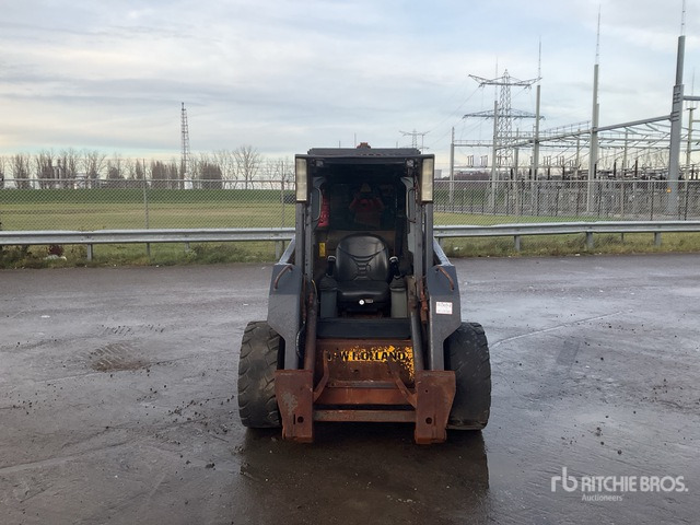 New Holland L160 Skid Steer Loader - Mini utovarivač: slika New Holland L160 Skid Steer Loader - Mini utovarivač New Holland L160 Skid Steer Loader - Mini utovarivač: slika New Holland L160 Skid Steer Loader - Mini utovarivač