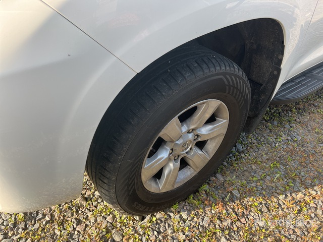 Toyota Land Cruiser SUV - SUV: slika Toyota Land Cruiser SUV - SUV Toyota Land Cruiser SUV - SUV: slika Toyota Land Cruiser SUV - SUV