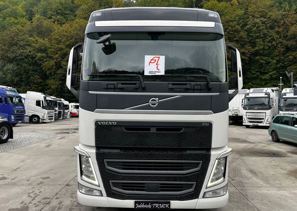 Volvo FH 500 Mega 2016 Rok + Fliegl 2017 // Oś podnoszona // Zestaw ! - Tegljač, Poluprikolica s ceradom: slika Volvo FH 500 Mega 2016 Rok + Fliegl 2017 // Oś podnoszona // Zestaw ! - Tegljač, Poluprikolica s ceradom Volvo FH 500 Mega 2016 Rok + Fliegl 2017 // Oś podnoszona // Zestaw ! - Tegljač, Poluprikolica s ceradom: slika Volvo FH 500 Mega 2016 Rok + Fliegl 2017 // Oś podnoszona // Zestaw ! - Tegljač, Poluprikolica s ceradom