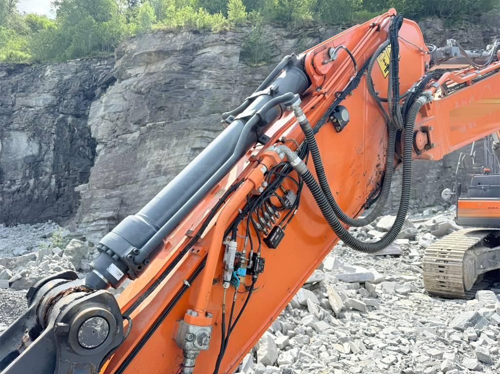Doosan DX 300 LC-5 - Bager gusjeničar: slika Doosan DX 300 LC-5 - Bager gusjeničar Doosan DX 300 LC-5 - Bager gusjeničar: slika Doosan DX 300 LC-5 - Bager gusjeničar