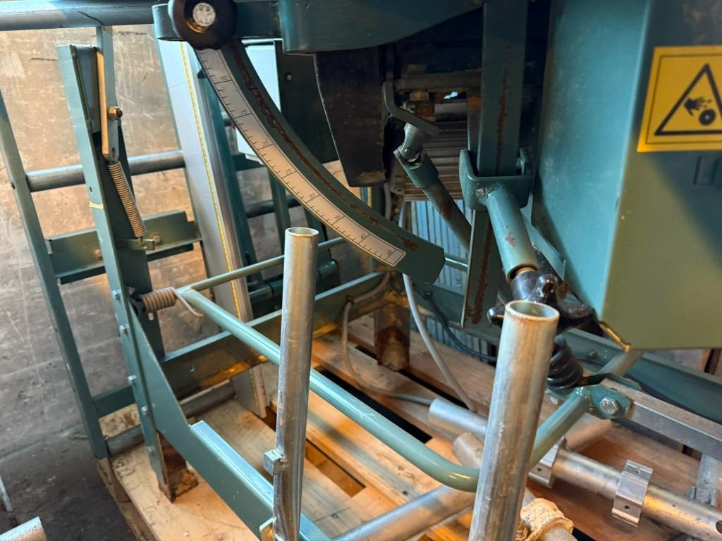 Stroj za obradu drveta Ernex 1603 230/400 V gjerdesag med rullebord: slika Stroj za obradu drveta Ernex 1603 230/400 V gjerdesag med rullebord Stroj za obradu drveta Ernex 1603 230/400 V gjerdesag med rullebord: slika Stroj za obradu drveta Ernex 1603 230/400 V gjerdesag med rullebord