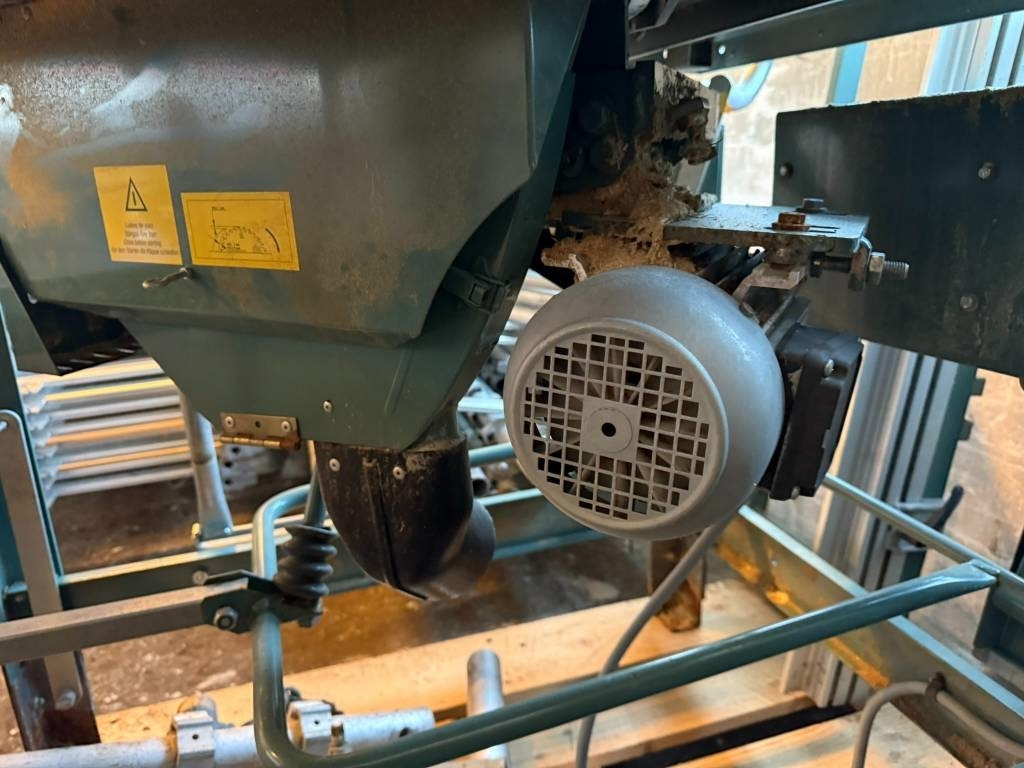 Stroj za obradu drveta Ernex 1603 230/400 V gjerdesag med rullebord: slika Stroj za obradu drveta Ernex 1603 230/400 V gjerdesag med rullebord Stroj za obradu drveta Ernex 1603 230/400 V gjerdesag med rullebord: slika Stroj za obradu drveta Ernex 1603 230/400 V gjerdesag med rullebord