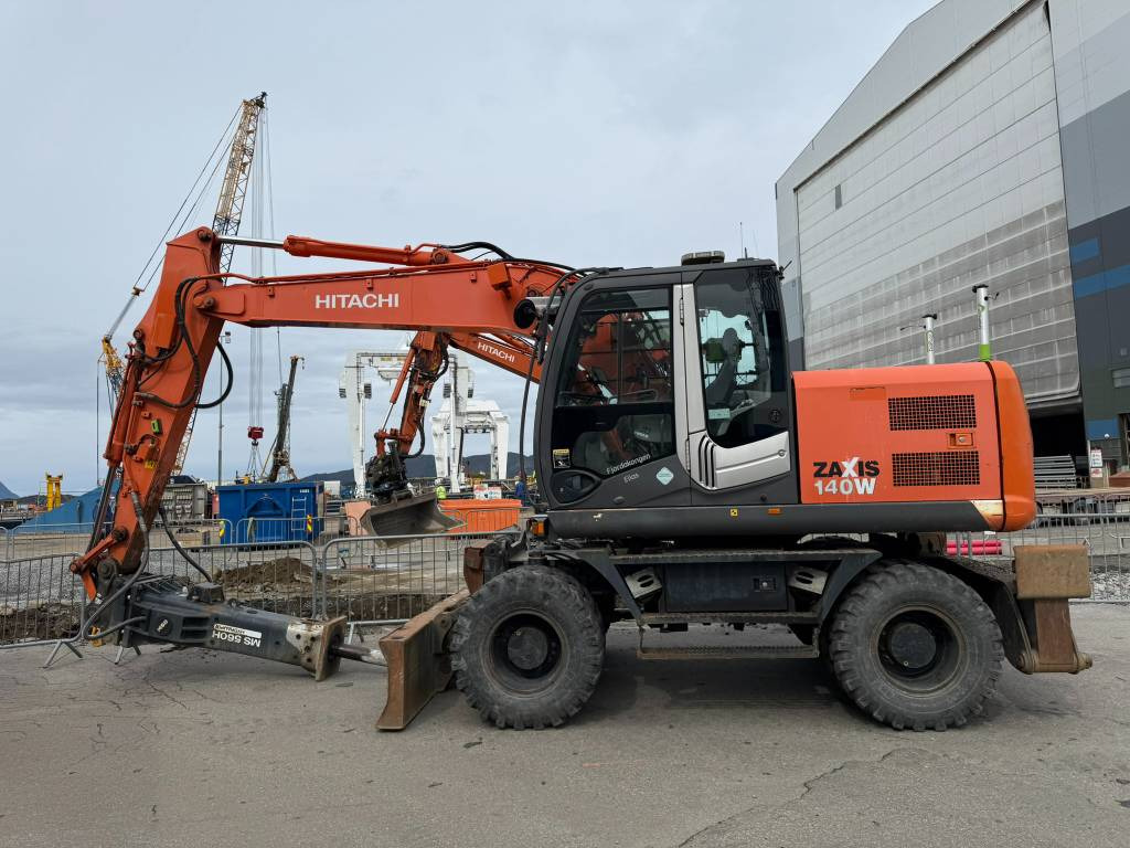 Hitachi ZX 140 W-3 - Bager na kotačima: slika Hitachi ZX 140 W-3 - Bager na kotačima Hitachi ZX 140 W-3 - Bager na kotačima: slika Hitachi ZX 140 W-3 - Bager na kotačima