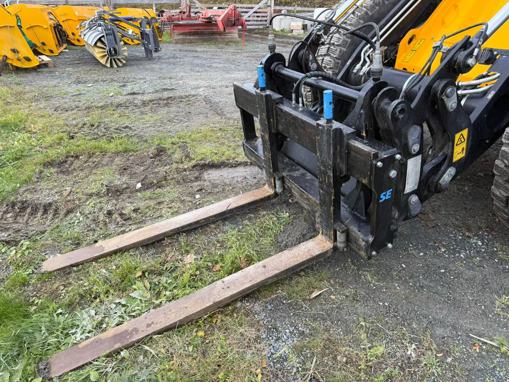 JCB 419 S S5 + REDSKAPER / ATTACHEMENT - Utovarivač na kotačima: slika JCB 419 S S5 + REDSKAPER / ATTACHEMENT - Utovarivač na kotačima JCB 419 S S5 + REDSKAPER / ATTACHEMENT - Utovarivač na kotačima: slika JCB 419 S S5 + REDSKAPER / ATTACHEMENT - Utovarivač na kotačima