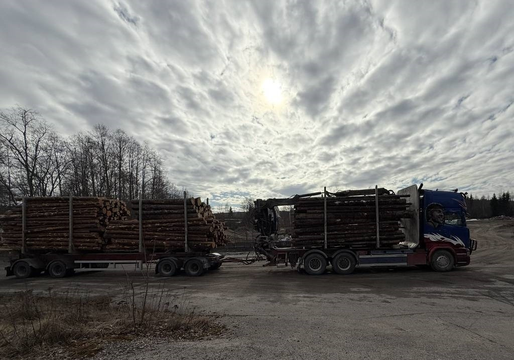 Scania R 730 6x4 Jonsered J1088S - Kamion šumar: slika Scania R 730 6x4 Jonsered J1088S - Kamion šumar Scania R 730 6x4 Jonsered J1088S - Kamion šumar: slika Scania R 730 6x4 Jonsered J1088S - Kamion šumar