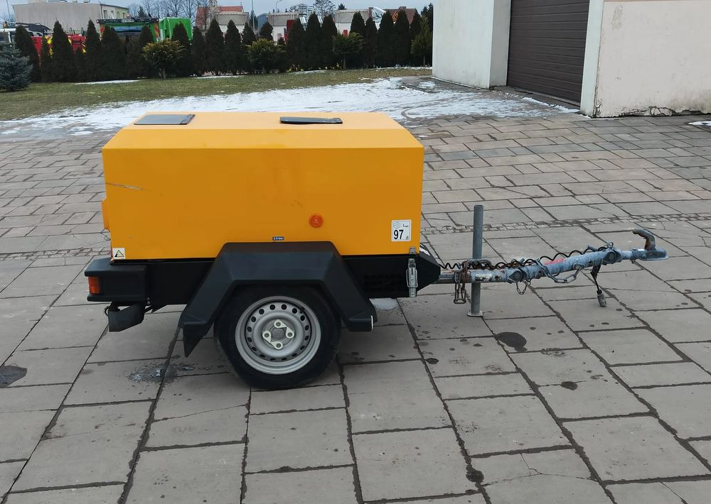 Doosan 7/20 - Zračni kompresor: slika Doosan 7/20 - Zračni kompresor Doosan 7/20 - Zračni kompresor: slika Doosan 7/20 - Zračni kompresor