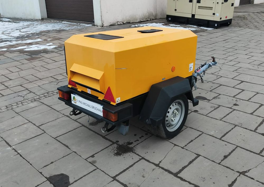 Doosan 7/20 - Zračni kompresor: slika Doosan 7/20 - Zračni kompresor Doosan 7/20 - Zračni kompresor: slika Doosan 7/20 - Zračni kompresor