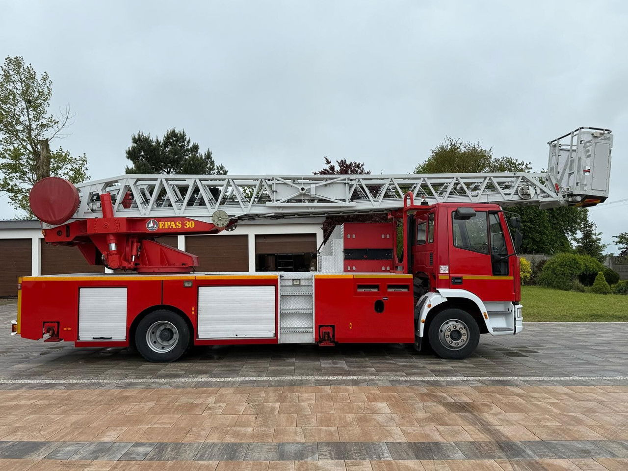 Iveco 130E23 - Vatrogasno vozilo: slika Iveco 130E23 - Vatrogasno vozilo Iveco 130E23 - Vatrogasno vozilo: slika Iveco 130E23 - Vatrogasno vozilo