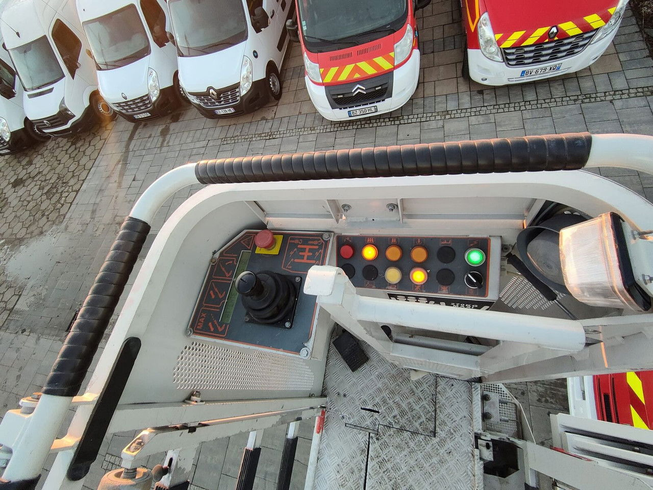 Vatrogasno vozilo Iveco EuroCargo 130 130E24 Drabina 30m Camiva Epas 30 Wóz strażacki: slika Vatrogasno vozilo Iveco EuroCargo 130 130E24 Drabina 30m Camiva Epas 30 Wóz strażacki