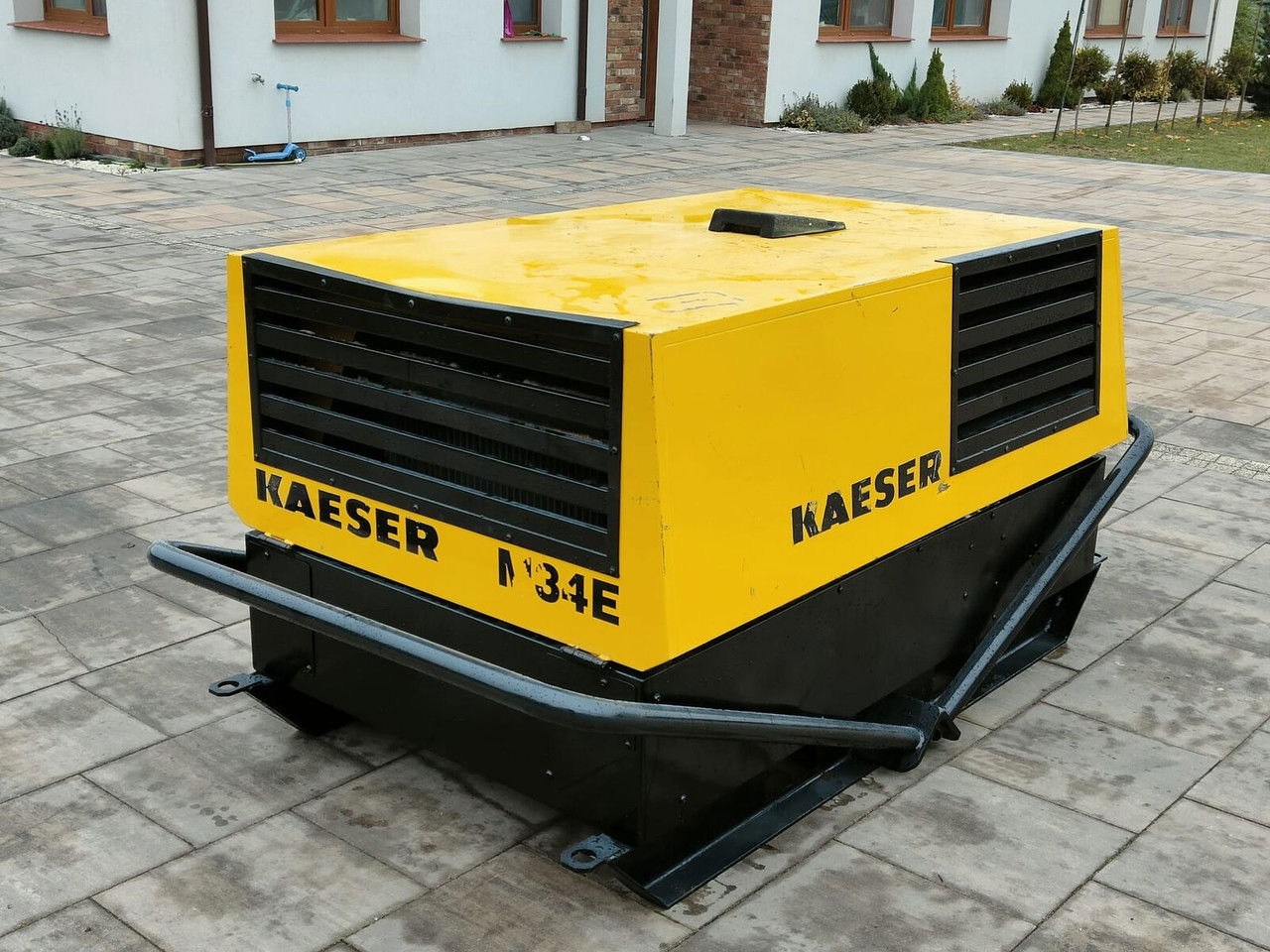 Kaeser M34E Sprężarka Elektryczna Kompresor 3.4 m3/min 22 KW - Zračni kompresor: slika Kaeser M34E Sprężarka Elektryczna Kompresor 3.4 m3/min 22 KW - Zračni kompresor Kaeser M34E Sprężarka Elektryczna Kompresor 3.4 m3/min 22 KW - Zračni kompresor: slika Kaeser M34E Sprężarka Elektryczna Kompresor 3.4 m3/min 22 KW - Zračni kompresor