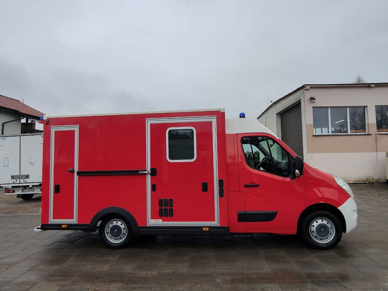 Renault Master Karetka Ambulans pogotowie kontenerowe Kamper - Vozilo hitne pomoći: slika Renault Master Karetka Ambulans pogotowie kontenerowe Kamper - Vozilo hitne pomoći Renault Master Karetka Ambulans pogotowie kontenerowe Kamper - Vozilo hitne pomoći: slika Renault Master Karetka Ambulans pogotowie kontenerowe Kamper - Vozilo hitne pomoći