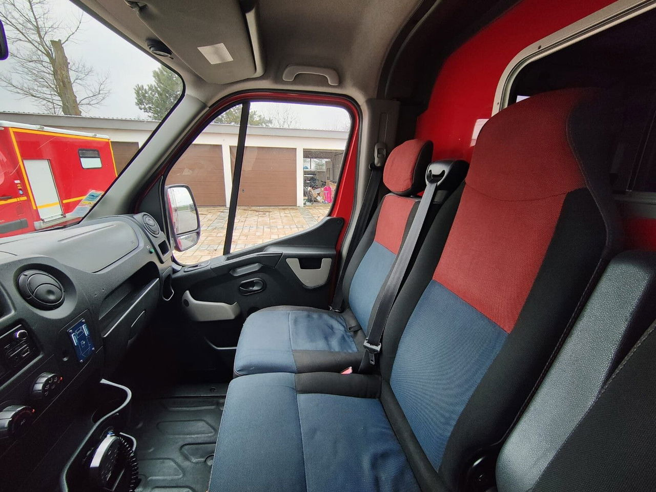 Zakup Renault Master Karetka Ambulans pogotowie kontenerowe Kamper  Renault Master Karetka Ambulans pogotowie kontenerowe Kamper: slika Zakup Renault Master Karetka Ambulans pogotowie kontenerowe Kamper  Renault Master Karetka Ambulans pogotowie kontenerowe Kamper