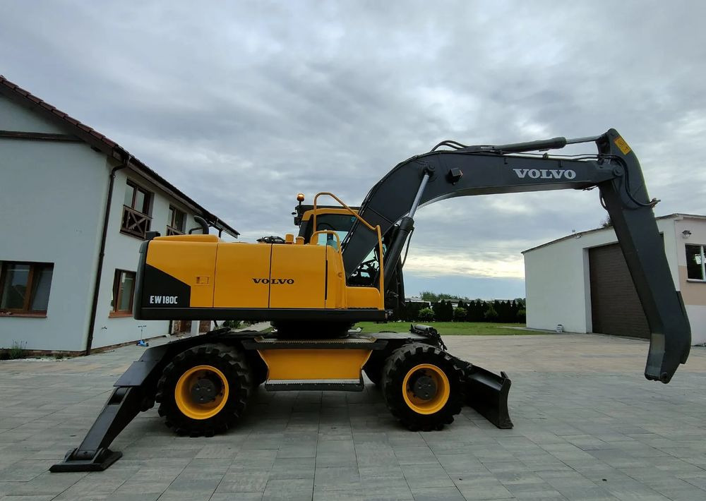 Volvo EW180C - Bager na kotačima: slika Volvo EW180C - Bager na kotačima Volvo EW180C - Bager na kotačima: slika Volvo EW180C - Bager na kotačima