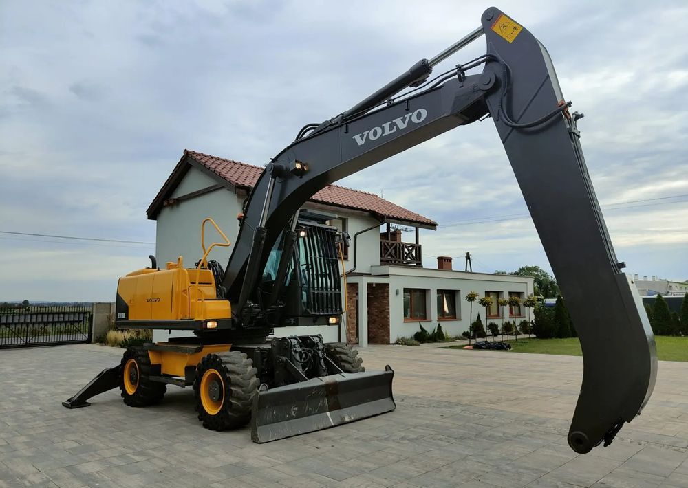 Volvo EW180C - Bager na kotačima: slika Volvo EW180C - Bager na kotačima Volvo EW180C - Bager na kotačima: slika Volvo EW180C - Bager na kotačima