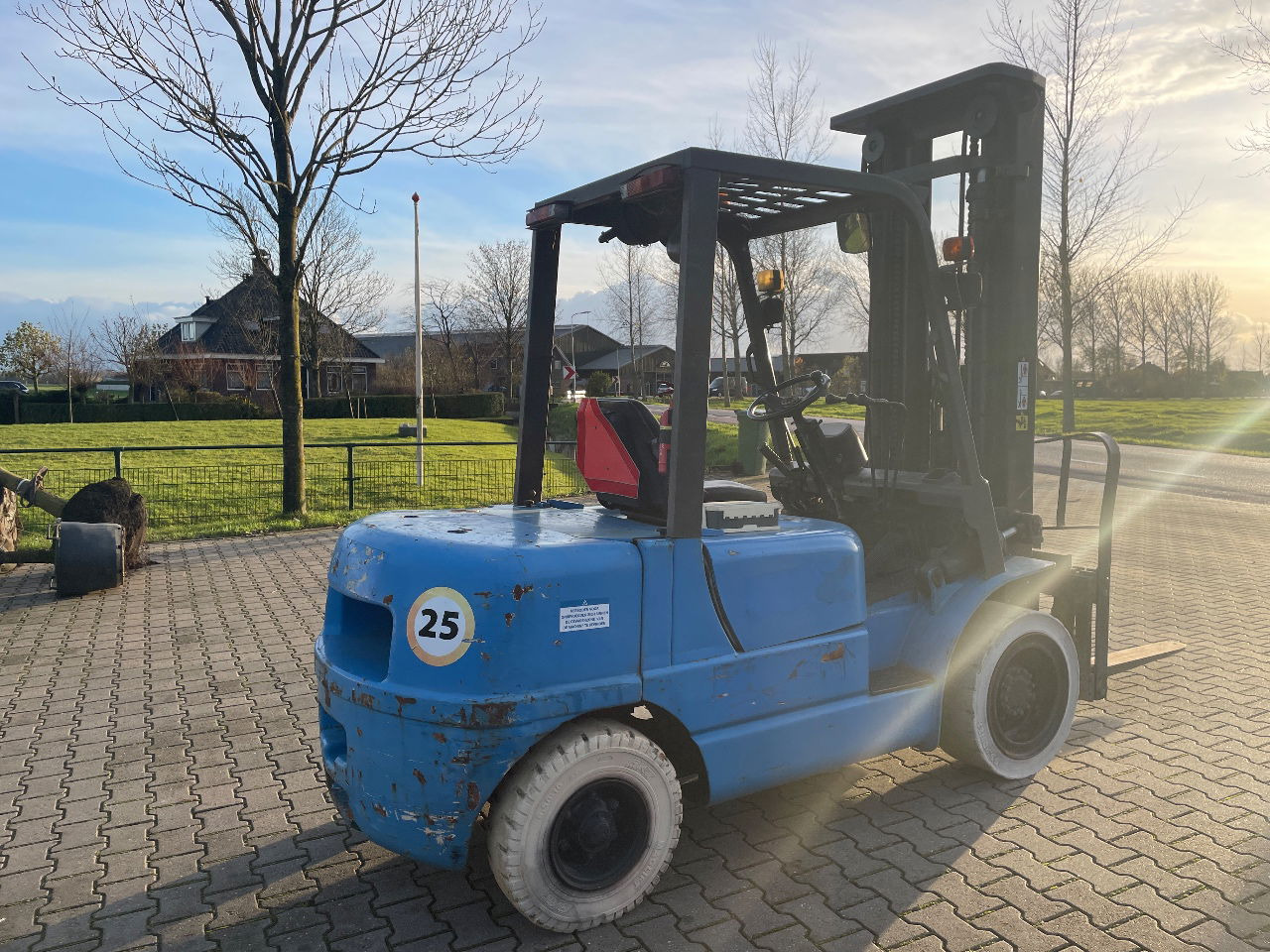 Nissan 3.5 tons diesel heftruck triplo 5.50m Hefhoogte 2000 uur - Viličar: slika Nissan 3.5 tons diesel heftruck triplo 5.50m Hefhoogte 2000 uur - Viličar Nissan 3.5 tons diesel heftruck triplo 5.50m Hefhoogte 2000 uur - Viličar: slika Nissan 3.5 tons diesel heftruck triplo 5.50m Hefhoogte 2000 uur - Viličar