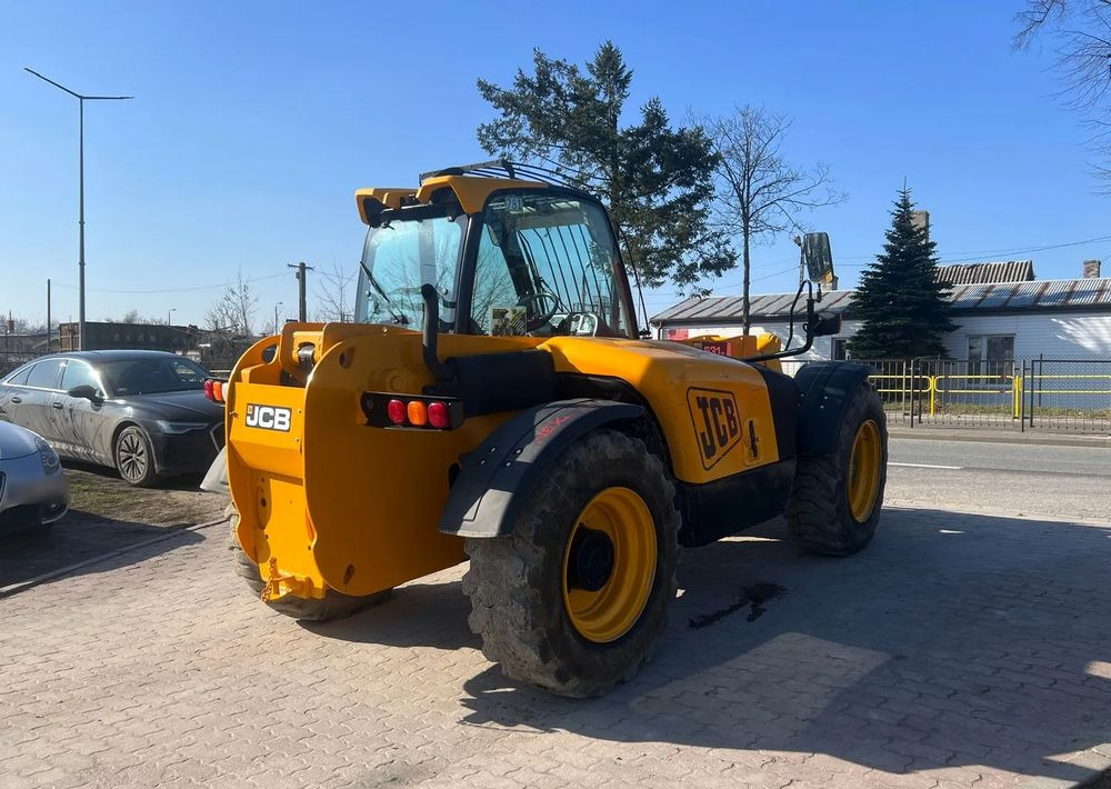 JCB 531-70 - Teleskopski rukovatelj: slika JCB 531-70 - Teleskopski rukovatelj JCB 531-70 - Teleskopski rukovatelj: slika JCB 531-70 - Teleskopski rukovatelj