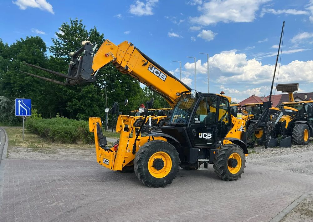 JCB 540-170 - Teleskopski rukovatelj: slika JCB 540-170 - Teleskopski rukovatelj JCB 540-170 - Teleskopski rukovatelj: slika JCB 540-170 - Teleskopski rukovatelj