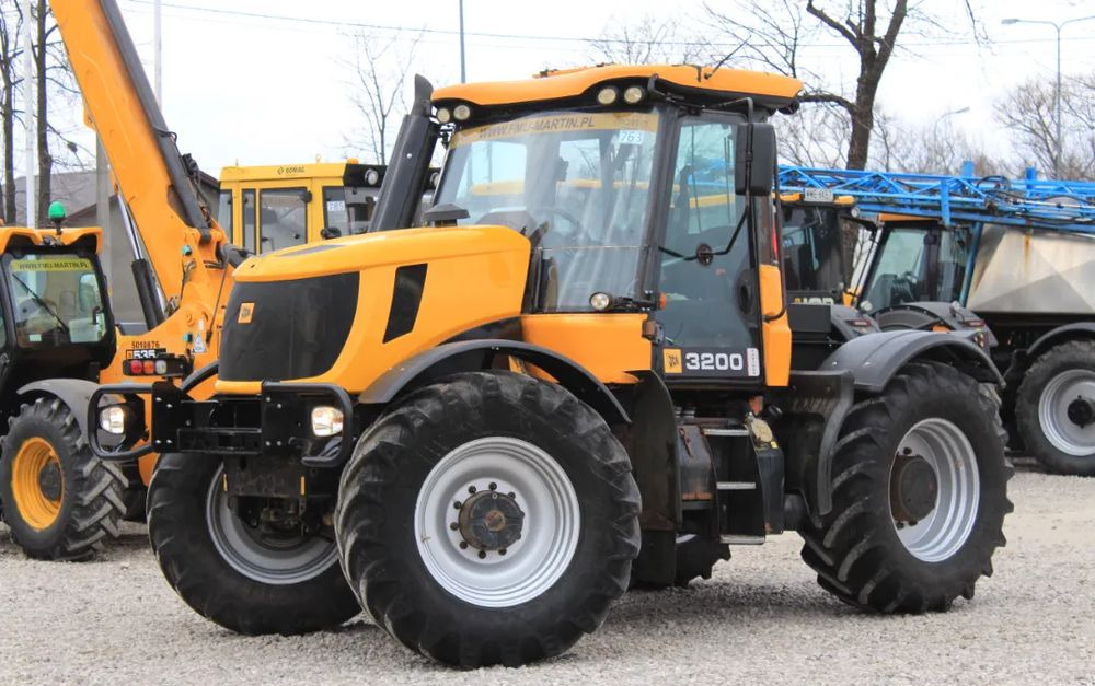 JCB FASTRAC 3200 | MANUAL | 200KM - Traktor: slika JCB FASTRAC 3200 | MANUAL | 200KM - Traktor JCB FASTRAC 3200 | MANUAL | 200KM - Traktor: slika JCB FASTRAC 3200 | MANUAL | 200KM - Traktor