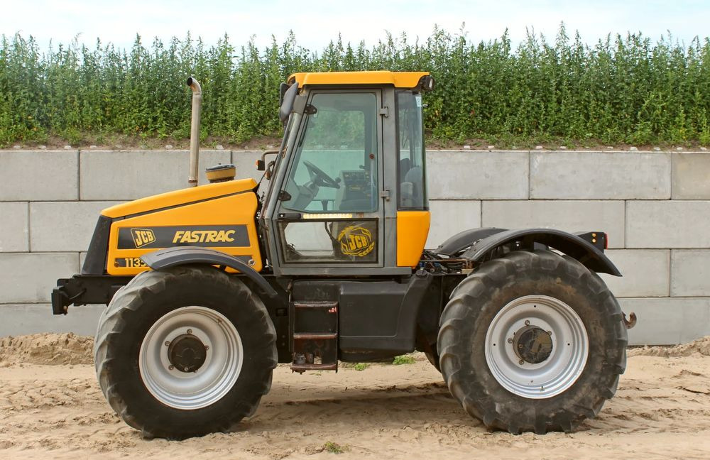 JCB Fastrac 1135 - Traktor: slika JCB Fastrac 1135 - Traktor JCB Fastrac 1135 - Traktor: slika JCB Fastrac 1135 - Traktor