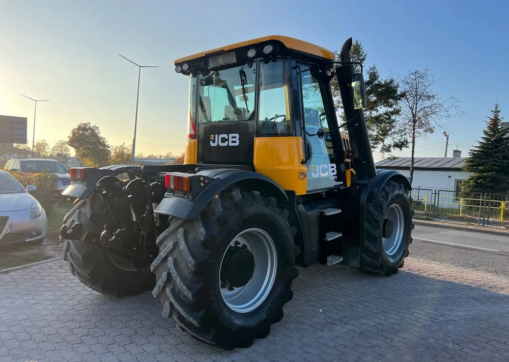 JCB Fastrac 3230 Xtra - Traktor: slika JCB Fastrac 3230 Xtra - Traktor JCB Fastrac 3230 Xtra - Traktor: slika JCB Fastrac 3230 Xtra - Traktor
